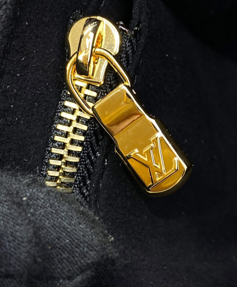 Louis Vuitton Wallet on Chain Ivy M82653 Black